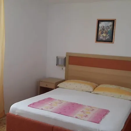 Family Supetarska Draga - Donja 15997d Guest house 2*